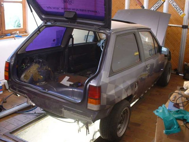 Schöneres Foto vom Auto hab ich nicht :D