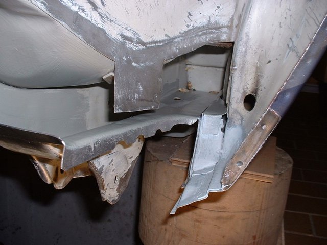 DSCF0002 (Andere).JPG (114.48 KiB) 36923 mal betrachtet Hier auch etwas gezaubert, Innenradlauf unten Blech neu...