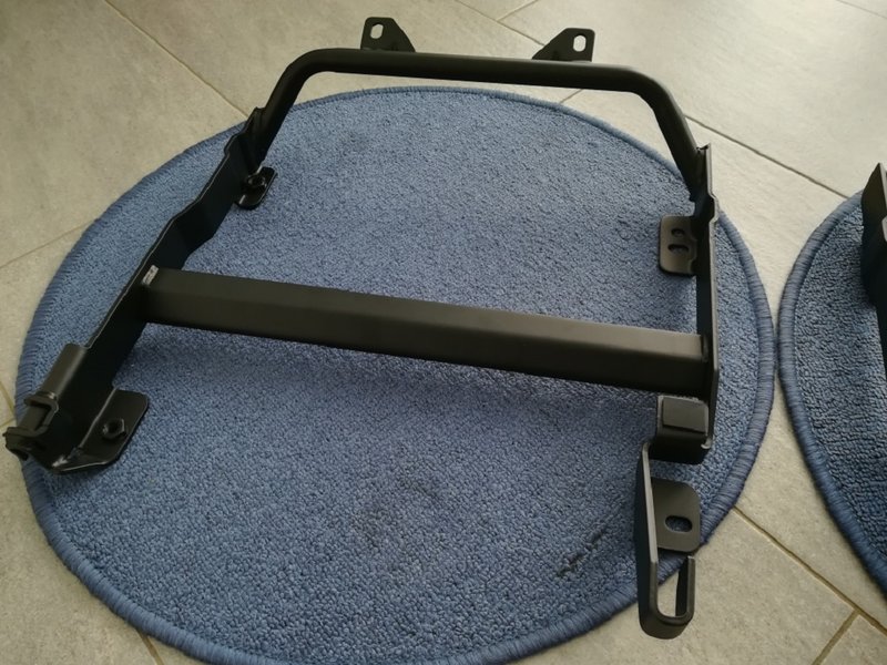 SitzKonsolenGummiPuffer.jpg (298.46 KiB) 64404 mal betrachtet Puffer...