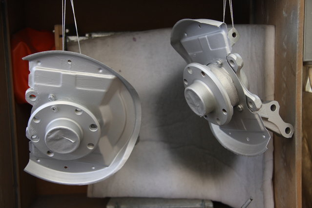 cors431.JPG (325.76 KiB) 81615 mal betrachtet Achsschenkel gelackt