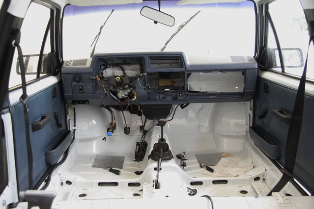 cors465.JPG (321.67 KiB) 73632 mal betrachtet Amaturenbrett ist vorerst mal drin